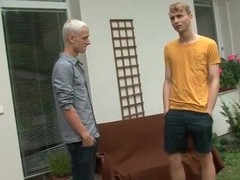 Giving a kiss jointly with oral-service with a blond twink